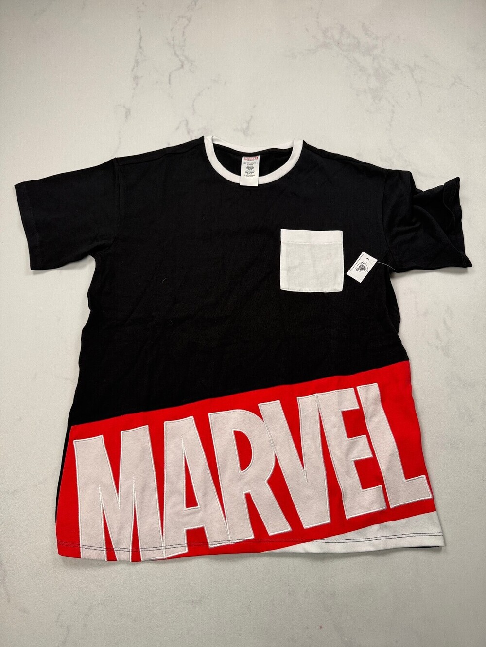 Disney Theme Park Marvel Graphic Tee Black 2010s Bold Statement Piece - Mens M